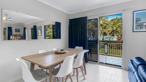 Dining - Arcadia Beach Unit 1 - Beachfront island Getaway (Arcadia)