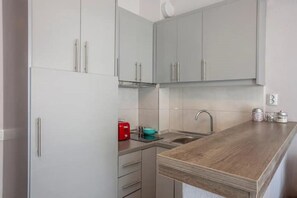 Fridge, oven, electric kettle, toaster - beautiful apartment (Pefkohori)
