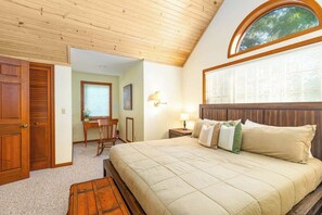 6 bedrooms, desk, iron/ironing board, free WiFi