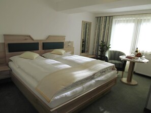 Double Room | Travel crib, free WiFi, bed sheets