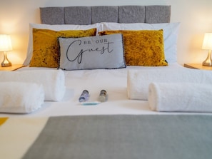 3 chambres, fer et planche à repasser, Wi-Fi gratuit, draps fournis
