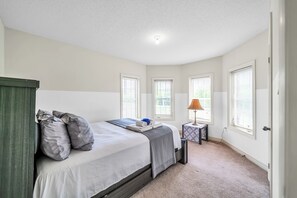 4 chambres, bureau, fer et planche à repasser, Wi-Fi gratuit