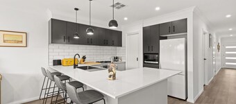 Libbity's at The Point by Experience Jervis Bay