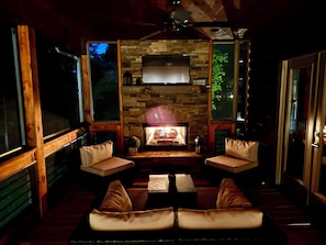 Interior - Summer Vaca Deals-Book Today; 8 min to Downtown - Hot Tub, Game Rm, Firepit (Blue Ridge)