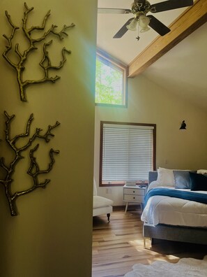 2 bedrooms, travel crib, bed sheets, wheelchair access