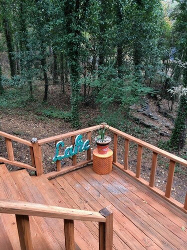 Beautiful private home located only 5 min from the lake .