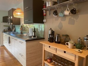 Fridge, microwave, oven, stovetop - Twin Pines at the Lake -  waterfront access w/ docks, swimming, fishing, boating (Cooperstown)