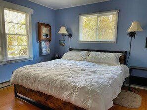 3 bedrooms, iron/ironing board, free WiFi, bed sheets - Twin Pines at the Lake -  waterfront access w/ docks, swimming, fishing, boating (Cooperstown)