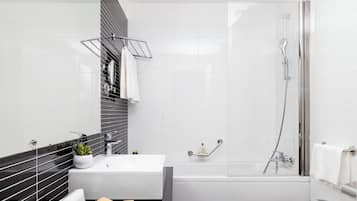 Superior Room | Bathroom