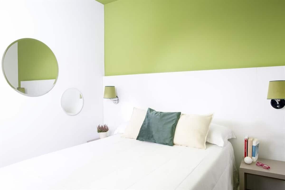 Smart Single Room | Minibar, brankas, meja kerja, dan kedap suara