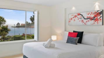 4 bedrooms, iron/ironing board, travel cot, WiFi