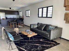 Smart TV - Belnem Seaview Rooftop (Kralendijk)