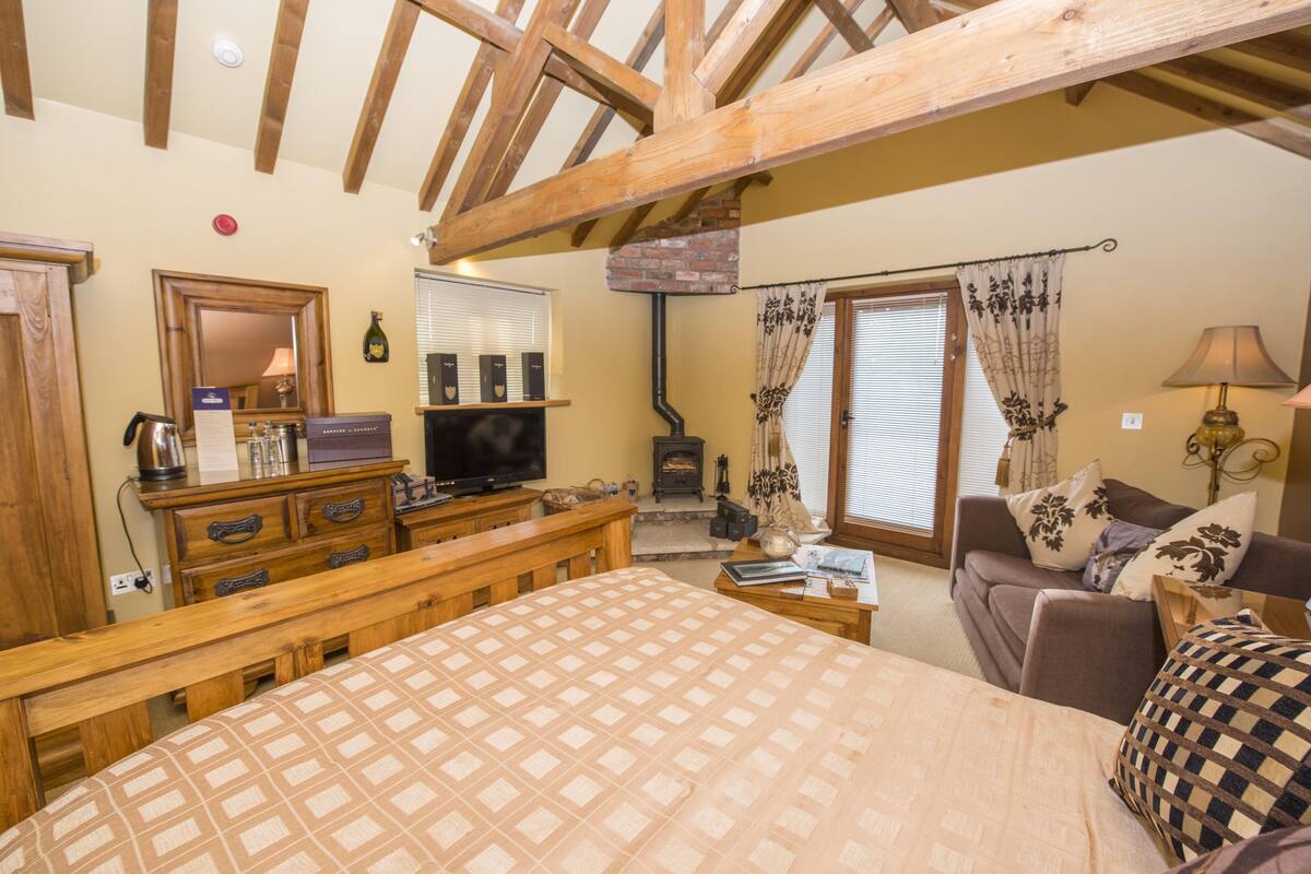 Champagne Junior Suite | 1 habitación, decoración personalizada y muebles diferentes