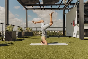 Yoga - Caleta Hostel (Cancun)