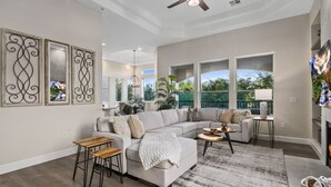 Living area - Luxury Private Townhome @ TPC | GOLF Garage & Pool (Scottsdale)