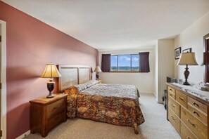 Condo, 1 King Bed with Sofa bed (Pinnacle A19) | 3 bedrooms - Pinnacle A19 (Killington)