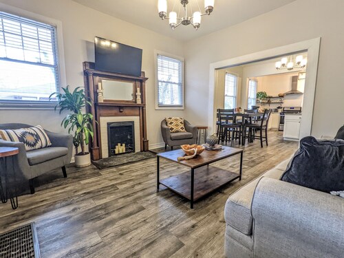 Bearcat Bungalow located in the heart of Downtown