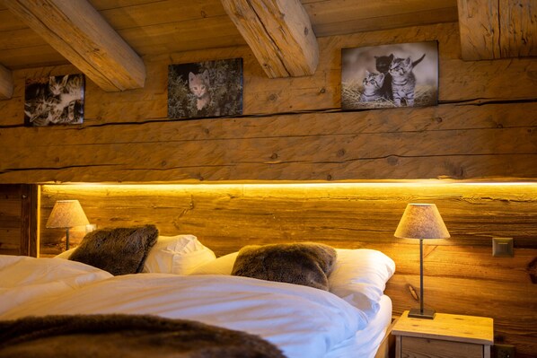 7 bedrooms, iron/ironing board, free WiFi, bed sheets