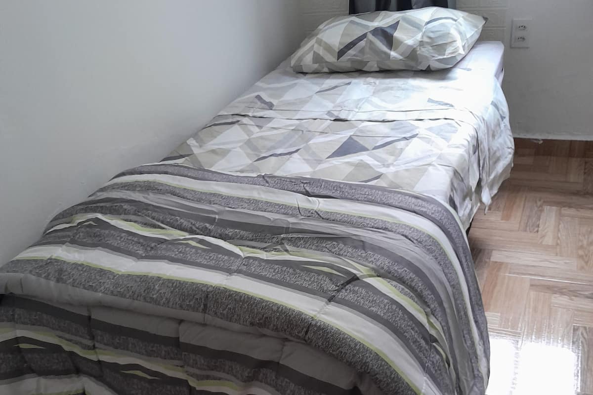 Basic Room | 2 bedrooms, bed sheets