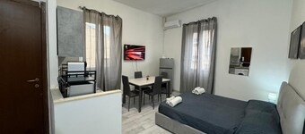 Civic 10 II Spacious studio apartment with terrace above at Sassari Center