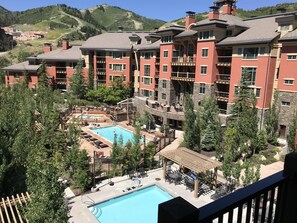 Piscine extérieure, piscine chauffée