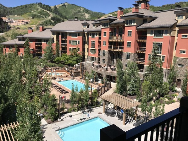 Piscine extérieure, piscine chauffée