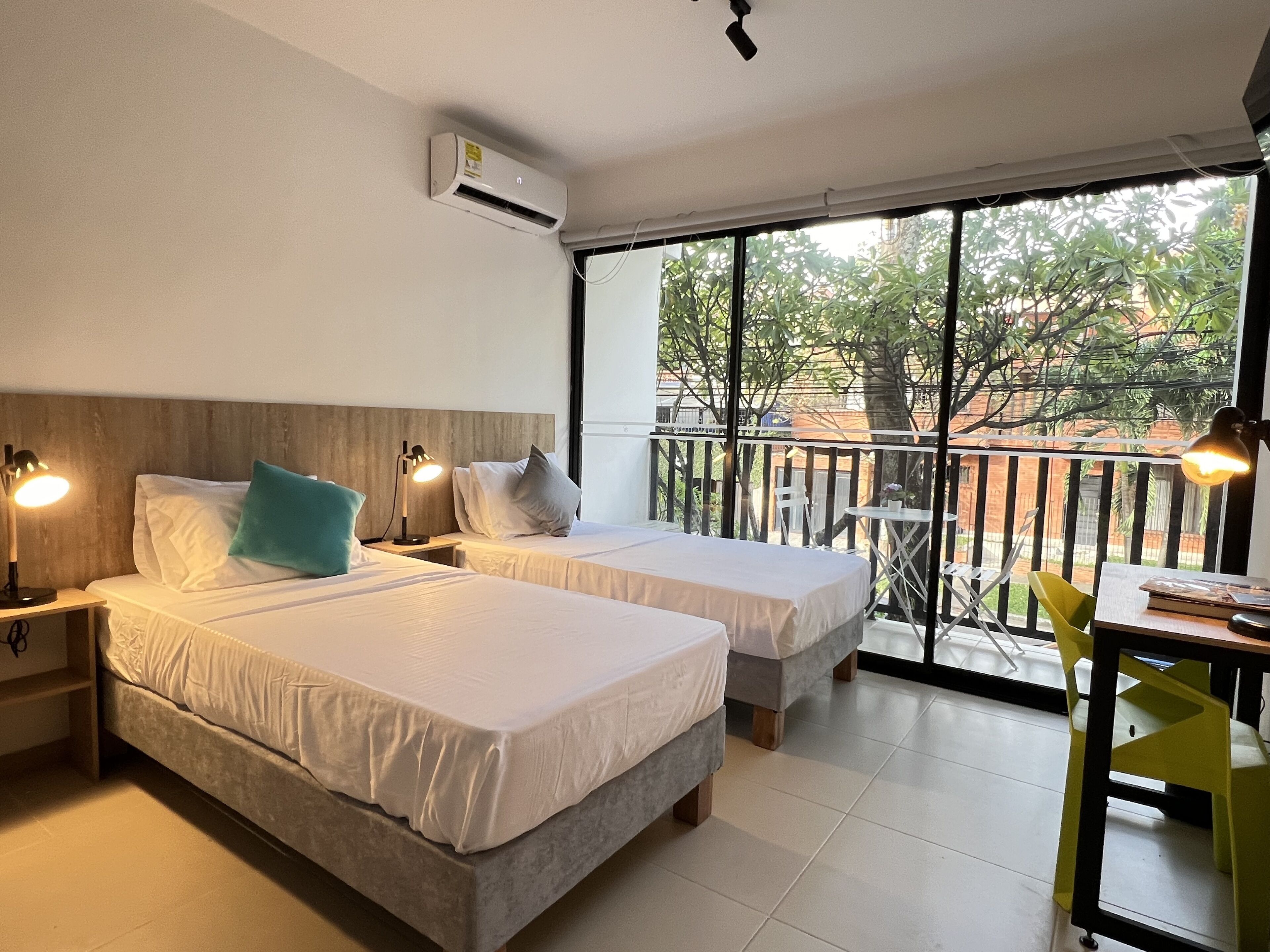 Comfort-Doppelzimmer | Hochwertige Bettwaren, Daunenbettdecken, Pillowtop-Betten, Zimmersafe