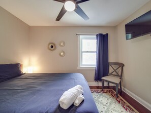 3 bedrooms, iron/ironing board, travel cot, free WiFi - 3-BR Family Friendly Fun Find! — Foosball—Piano (Gastonia)
