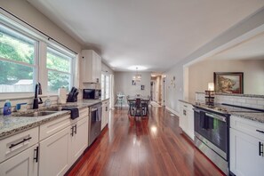 Fridge, microwave, oven, stovetop - 3-BR Family Friendly Fun Find! — Foosball — Piano (Gastonia)