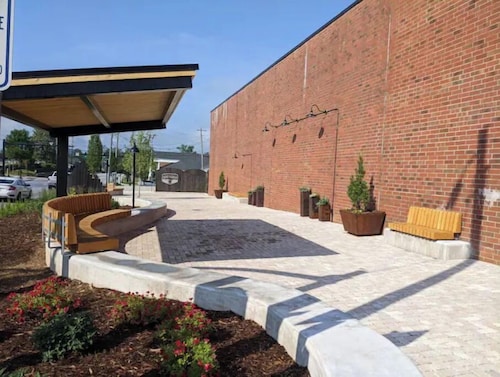 NEW! Historic Downtown. Tannery House, 2bedr