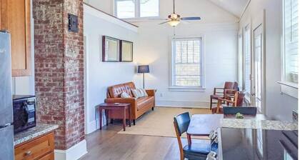 NEW! Historic Downtown. Tannery House, 2bedr