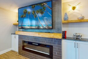 Interior - 5 Min to Beach - Luxury Renovated HEATED POOL Home  2 King Beds (Largo)