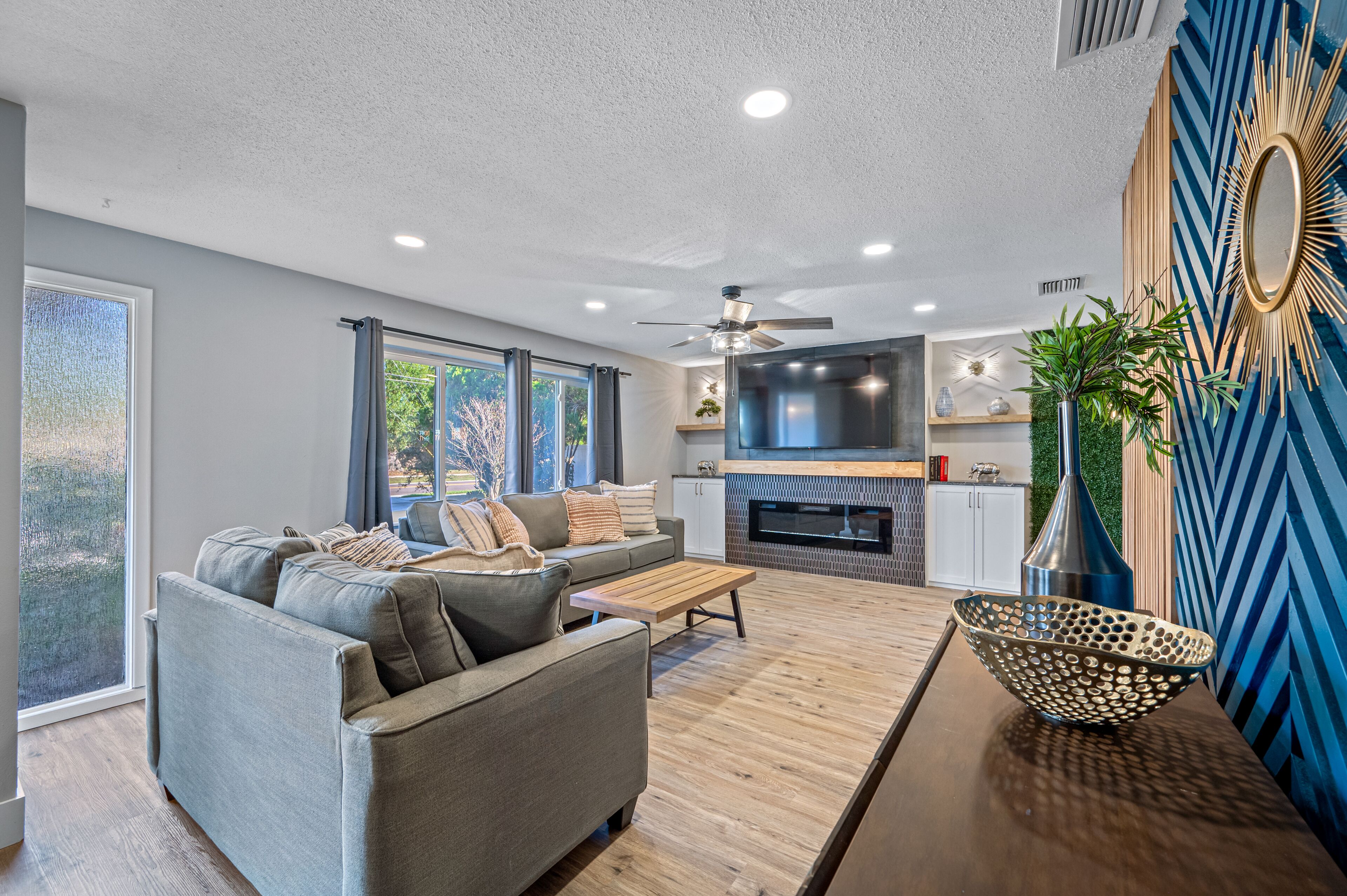 Smart TV, fireplace, foosball, books