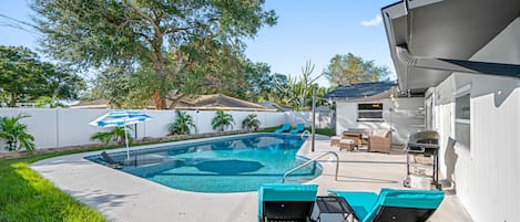 Outdoor pool, a heated pool