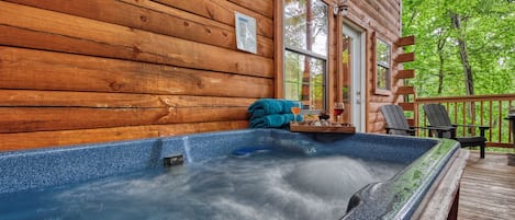 Outdoor spa tub