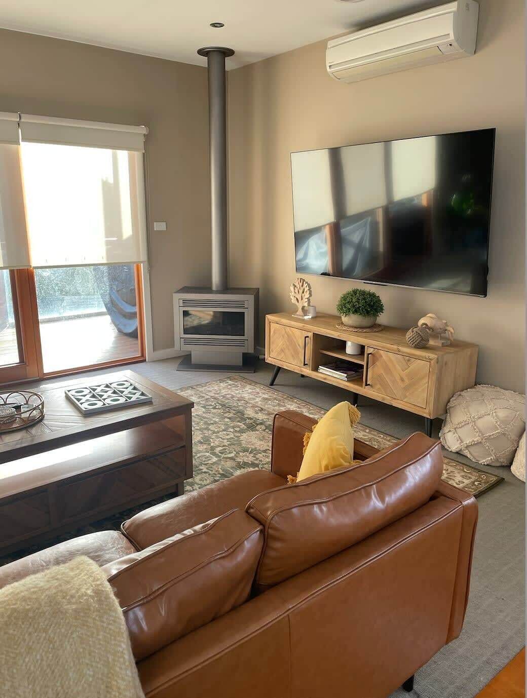 TV, peis og kontorer