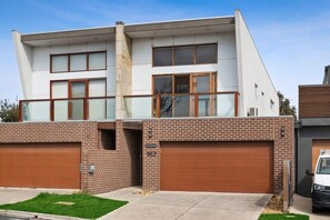 Exterior - Dunes House, Gas Fire, 80m to beach, Pet friendly (Ocean Grove)