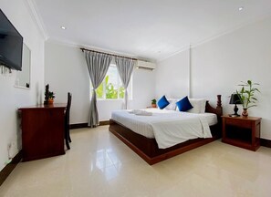 Hypo-allergenic bedding, pillowtop beds, minibar, desk