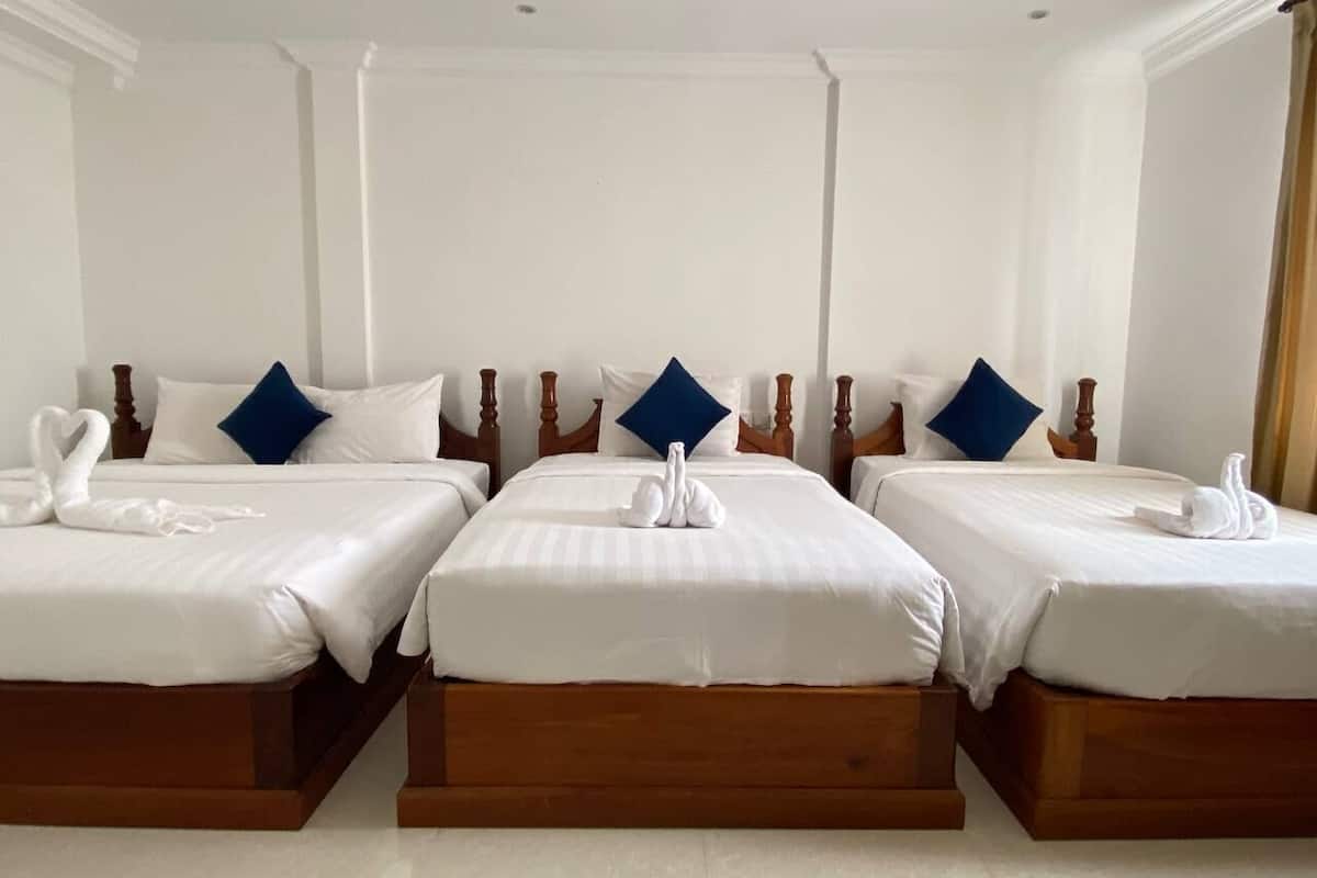 1 bedroom, hypo-allergenic bedding, pillow-top beds, minibar