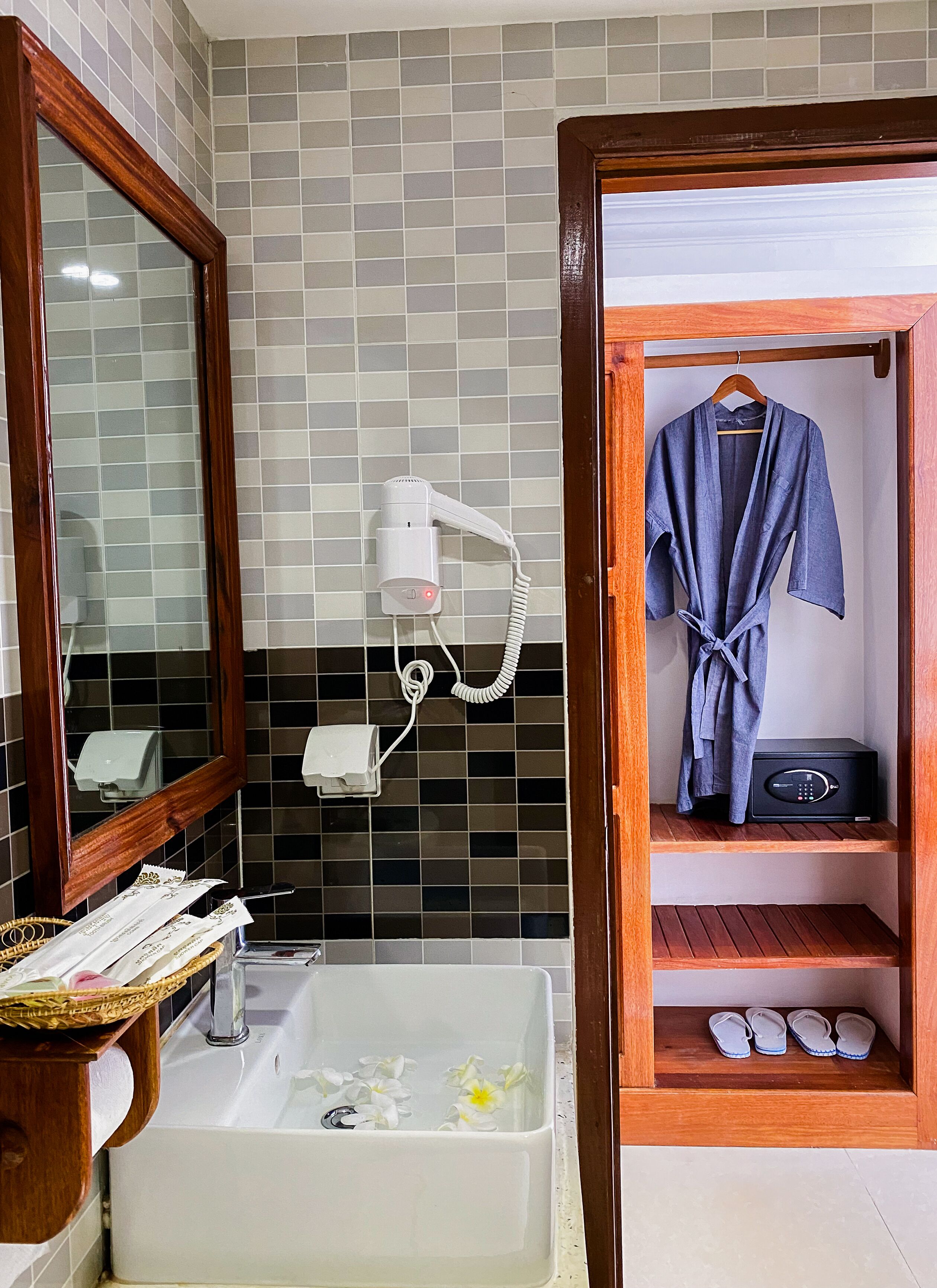 Photo - The Blanc Residence