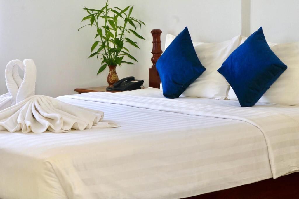 豪華雙人房 | 防敏寢具、特厚豪華床墊、迷你吧、書桌