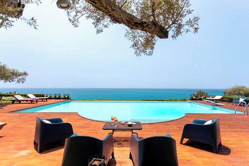 Villa Terra Del Sole 8, Emma Villas