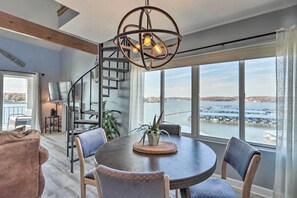 Dining - Lakefront Retreat: Prime Osage Beach Location! (Osage Beach)