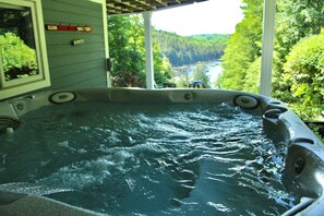 Bain à remous extérieur