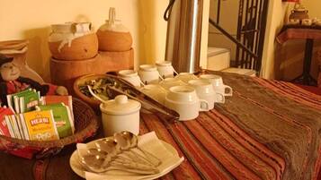 32-inch LED TV with cable channels, TV