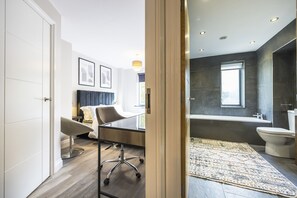 Deluxe Double Room | Blackout drapes, iron/ironing board, free WiFi, bed sheets - The Rainbow Rooms (London)