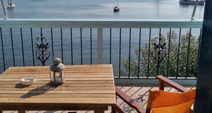 "Ninemia" Sea front apartment