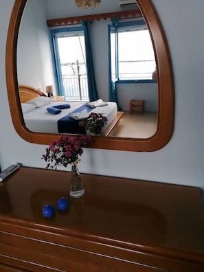 2 bedrooms, desk, iron/ironing board, travel cot