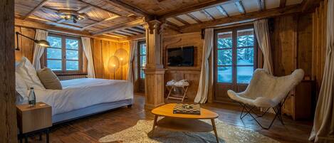 5 bedrooms, free WiFi, bed sheets, wheelchair access