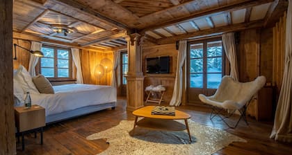 Charming French Chalet | Chalet Augustus | Amazing Mountain Views & Sauna | Courchevel 1850